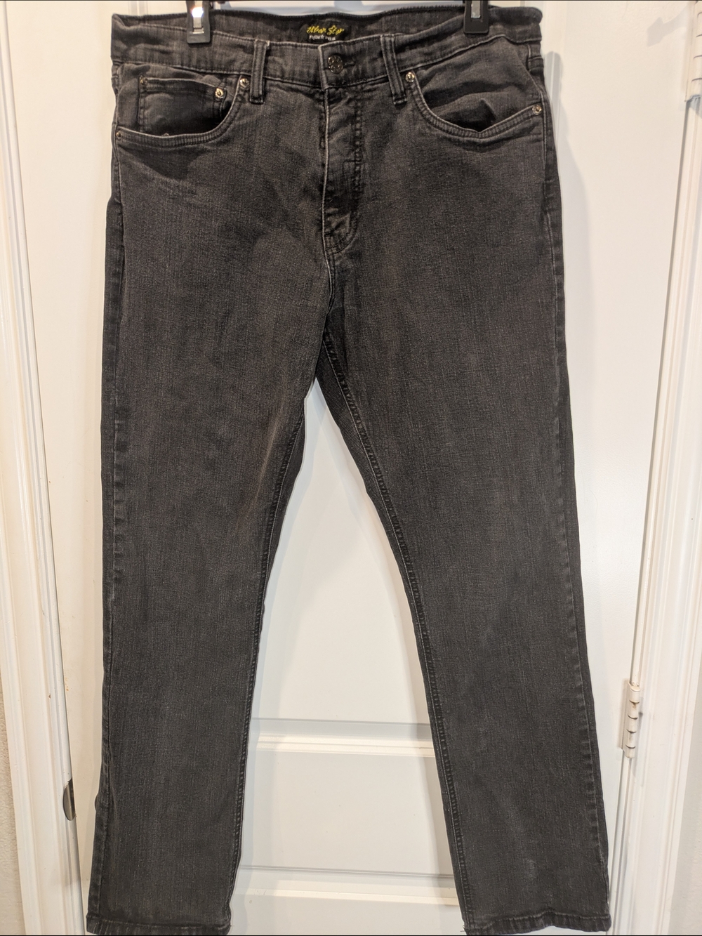 Urban Star Men’s Black Stretch Jeans 36x32 Straight Fit Faded Wash Denim